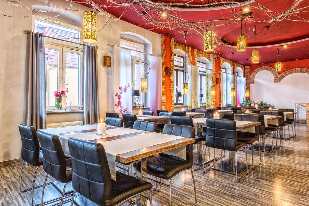 Grand Boutique Hotel - Dawny Hotel Kaliski Ratuszowy Жепин Экстерьер фото